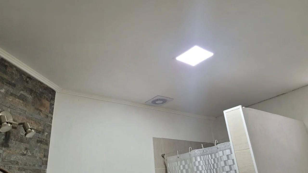 Durlock, iluminación y extractor
